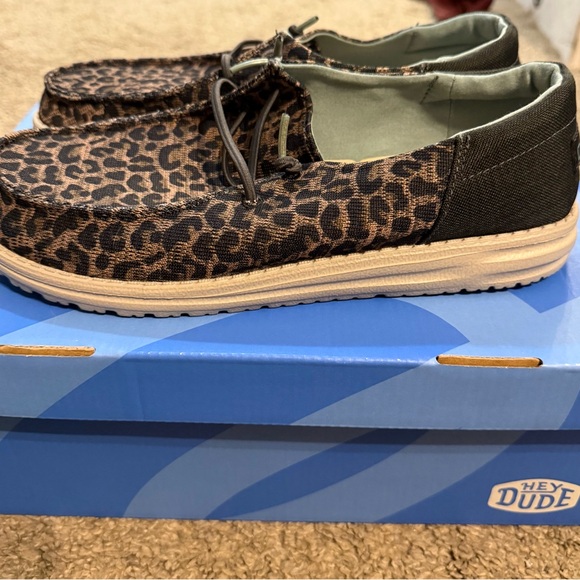 Hey Dude Wendy Sox Brown Leopard Casual Shoes - Picture 2 of 5